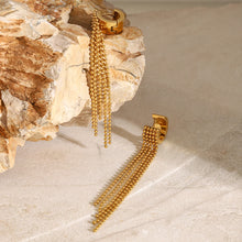 Carregar imagem no visualizador da galeria, Brincos de Argolas com Pingentes. Banho em Ouro