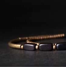 Carregar imagem no visualizador da galeria, Bracelete de Madeira - Ébano