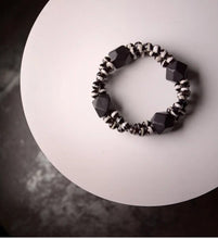 Carregar imagem no visualizador da galeria, Bracelete Geométrico - Madeira de Ébano
