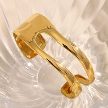 Carregar imagem no visualizador da galeria, Pulseira Geométrica - Aço Inoxidável com banho em Ouro