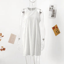 Carregar imagem no visualizador da galeria, Mini Vestido Bordado