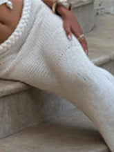 Carregar imagem no visualizador da galeria, Saia de Malha e Top em Crochê com Pérolas