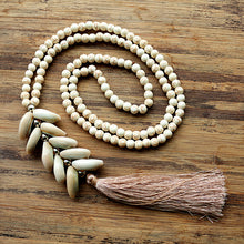 Carregar imagem no visualizador da galeria, Colar de Concha Natural Artesanal