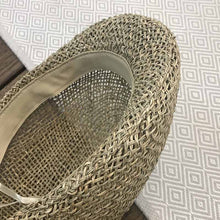 Carregar imagem no visualizador da galeria, Chapéu-Boina de Palha