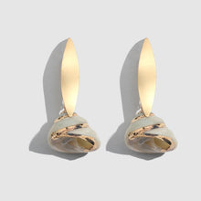 Carregar imagem no visualizador da galeria, Brincos Concha Natural estilo Boêmio Verão