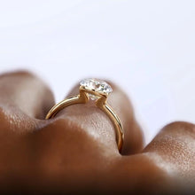 Carregar imagem no visualizador da galeria, Anel Solitário de Moissanite - Prata 925 e Chapeamento em Ouro 18k
