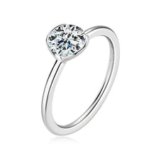 Carregar imagem no visualizador da galeria, Anel Solitário de Moissanite - Prata 925 e Chapeamento em Ouro 18k
