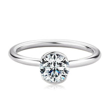 Carregar imagem no visualizador da galeria, Anel Solitário de Moissanite - Prata 925 e Chapeamento em Ouro 18k
