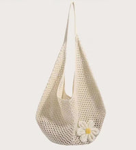 Carregar imagem no visualizador da galeria, Bolsa-Bag Algodão com Detalhe Flor
