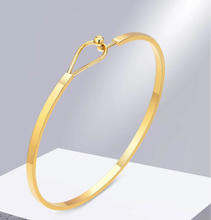 Carregar imagem no visualizador da galeria, Bracelete Dourado - Aço Inoxidável

