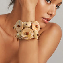 Carregar imagem no visualizador da galeria, Bracelete Largo com peças em Acrílico
