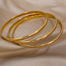 Carregar imagem no visualizador da galeria, Braceletes (03 peças) - Aço Inoxidável e Banho em Ouro 18k
