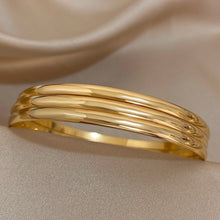 Carregar imagem no visualizador da galeria, Braceletes (03 peças) - Aço Inoxidável e Banho em Ouro 18k
