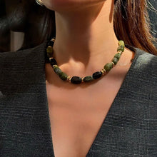 Carregar imagem no visualizador da galeria, Choker de Pedra Natural Estilo Retro
