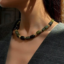 Carregar imagem no visualizador da galeria, Choker de Pedra Natural Estilo Retro
