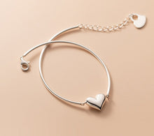 Carregar imagem no visualizador da galeria, Bracelete de Prata Minimalista - Coração
